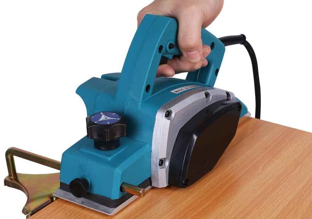 Mesin Serut Kayu untuk Usaha Mebel Profesional